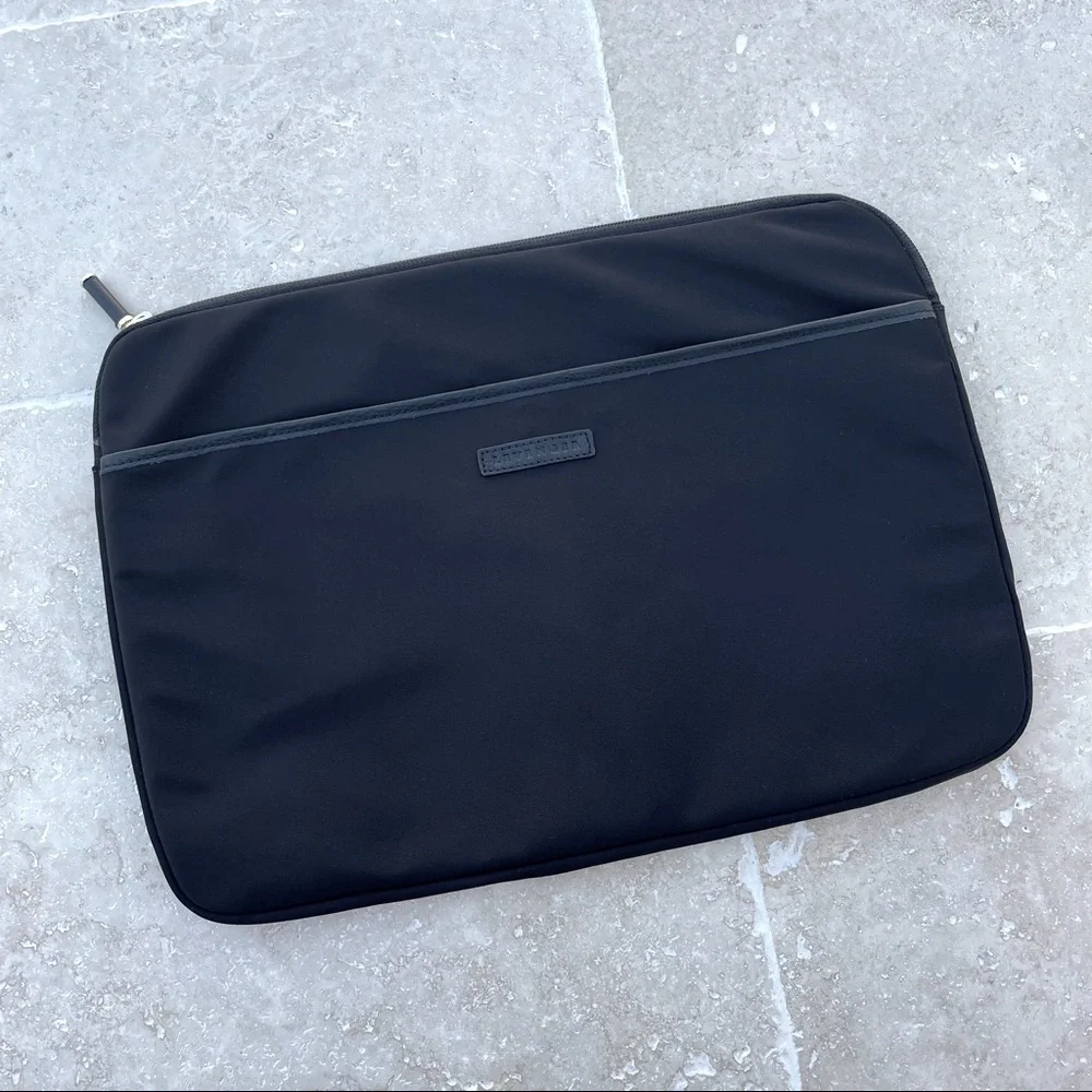 LEVENGER Black Nylon & Leather Trim Soft Padded Laptop Sleeve Case Folio